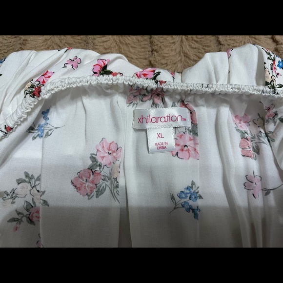 Floral Romper - Picture 2 of 3